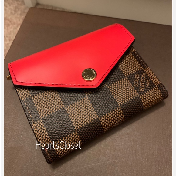 Louis Vuitton Handbags - AUTH Louis Vuitton Zoe Wallet